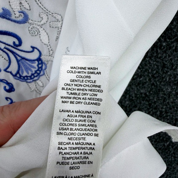 White House Black Market Embroidered V Neck‎ Sleeveless Flowy Tank Top XS Office - Picture 8 of 9